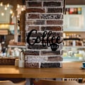Miniatyrbild 5 av 5: Metallväggdekoration för kaffebar, hängande skylt med krukhållare, But First Coffee, metallskylt för kaffestation, bokstav för kafé