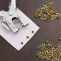 Miniatyrbilde 4 av 5: Øyeplettang med 100 øyesplett - 16 cm hulltang for lærbelte - 7,2 mm gullmetall øyesplett - for stoffer, klær, sko, vesker og håndverk
