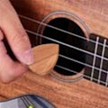 Miniatyrbilde 5 av 5: Gitarveske, Gitarstativ i lønnetre med 3 plektrum, Gave til gitarister