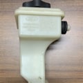 Pikkukuva 2 / 5: 2S653R700BF Ohjaustehostimen säiliö ja kansi Fiesta MAX MOVE POWER 1.6 2004-2013 2S65-3R700- (2 kpl)