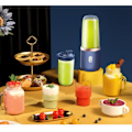 Miniatyrbillede 3 af 4: 6-Bladet Saftpresser Blender med Saftkop og Låg, Bærbar USB-Opladbar til Frugtjuice (Pink)