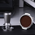 Miniatyrbillede 1 af 5: Konstant tryk kaffemåler 51MM Espresso Distributor Styrke Rustfrit stål Pulver Hammer Kaffe Værktøjer