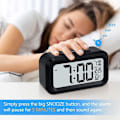Miniatyrbild 3 av 5: Digital väckarklocka, batteridriven väckarklocka, plus nattlampa snooze datum 12/24H inomhustemperatur (svart)