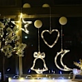 Miniatyrbilde 3 av 5: 2 stk Julevindulys LED Sugkopplys Juletrær Nissejuleklokker Elg Julevinduhengninger for Juledekorasjon (Hea