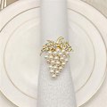 Pikkukuva 3 / 5: Rypäle Napkinrenkaat, 24 kpl, Metalliseos Napkinrenkaat Imitoiduilla Timantti- ja Helmi-Inlayilla