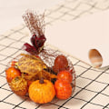 Miniatyrbilde 4 av 5: Simulert Gresskar Lønneblader Halloween Dekorasjon Rekvisita