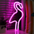 Miniatyrbillede 1 af 5: LED Neon Lys i Form af en Rosa Flamingo, USB 3-polet AA-drevet Flamingo Natlampe Skilt Julepynt Feriepynt Lys Soveværelse Bryllup B