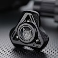Miniatyrbillede 3 af 5: Fox Fidget Spinner EDC Metal Stress Reliever Legetøj Trekantet Aluminium Legering Håndspinner Lindrer Angst Dekompression Legetøj Sort