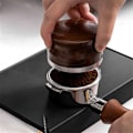 Miniatyrbilde 5 av 5: Silikonkaffe-tampingmatte Espressotamper Dispenser Stasjon Sklisikker Tampingmatte Bar Hjemme Bar Tilbehør,B