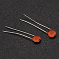 Pikkukuva 5 / 5: 30 x 0,033uF 50V DIP matalajännitteinen keraaminen kiekko kondensaattorit