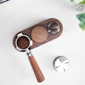 Miniatyrbilde 4 av 5: 53mm rustfritt stål kaffeklut pulverapparat Treblads kaffemaskin Huanghuali sklisikker presspulverapparat