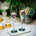 Miniatyrbillede 3 af 5: Bryllupschampagneglas med rhinsten-kantede hjertedekoration til bryllup, jubilæum og særlige lejligheder C