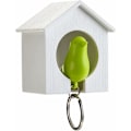 Miniatyrbillede 2 af 5: Nøglering med træhus og spurv + nøgleholder + fløjte (Hvidt hus + grøn fugl)