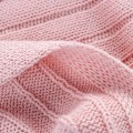 Pikkukuva 5 / 5: 100 % pehmeä puuvillasta neulottu peitto hapsuilla ja tupsuilla, allergiaystävällinen, sohvalle/sänkyyn - 90 x 90 cm (vaaleanpunainen) -