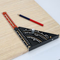 Miniatyrbilde 4 av 4: Metall Aluminium Snekker Vinkel Folding Triangle Linjal Kombinasjon Vinkel 317mm Multifunksjon Triangle Vinkel Vinkelmåler 45 90 Grader/C