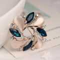 Miniatyrbillede 1 af 5: 2 PC Fashion Ny Crystal Bauhinia Shape Broche Til Kvinder Kjole Multicolor 4.4cm