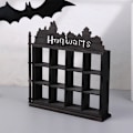 Miniatyrbilde 7 av 8: Trefigurer for filmtema - utstillingsboks for samleobjekter A1