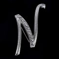 Miniatyrbilde 1 av 5: Crystal Rhinestone 26 Letters Dame Krage Brosje Pin Corsage B Silver N