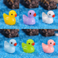 Miniatyrbilde 4 av 5: 100 stk Tiny Ducks Set Dekorasjon Realistisk form Holdbar harpiks Sjarmerende ender til jul bursdagsfest Barnets dag