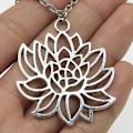 Pikkukuva 2 / 2: Lotuskukka Buddhalaisuus Jooga Lotus-symboli Pitkä Ketju Kaulakoru