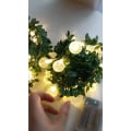 Miniatyrbild 9 av 11: Rosar rotting ljusslinga LED skum små vita blommor rotting ljusslinga bröllop inomhus balkong dekorativt ljus White flowers and vines 6m 40 light (battery box)