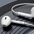 Pikkukuva 6 / 11: USB-C Type C -kuulokkeet johdolla Phone 15/15Plus/15Pro -puhelimelle, In-Ear -kuulokkeet Android-laitteille, kuulokemikrofoni puhelimelle