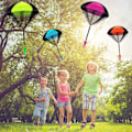 Pikkukuva 4 / 4: Käsin heitettävä mini sotilas laskuvarjo lapsille ulkolelut lelu peli opetus Db 4 väriä 4 Colors