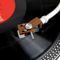 Pikkukuva 5 / 5: Vinyyli Phono Phono D 4-rivisellä kaarevalla Phono-kannella