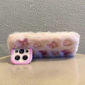 Pikkukuva 2 / 5: iPhone 15 Pro Max -puhelimen kuori