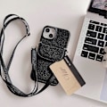 Miniatyrbild 4 av 5: Crossbody Mobilskal för iPhone 15, Kortfodral PU Läderbelagd PC-skal med Axelrem