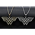 Pikkukuva 4 / 5: Wonder Woman W -kirjain kaulakoru neuleketju elokuva oheistuote sliver