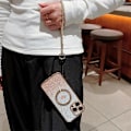 Miniatyrbilde 3 av 5: Deksel til iPhone 16 Pro Max, kompatibelt med MagSafe, TPU-telefondeksel med stropp, hjertegradient, glitter