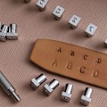 Miniatyrbilde 6 av 9: 36 stk. Stempelsett i stål med alfabet, tall og bokstaver for lær {GKS} 6.5mm
