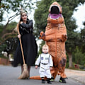 Pikkukuva 2 / 4: Puhallettava T-Rex dinosaurus -asu Halloween-asu naamiaiset aikuisille (ruskea)[qu]【GKS】
