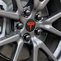Miniatyrbild 4 av 6: 4-Pack - Tesla Centerkåpa / Navkapsel - Bil 77 Black/red