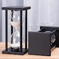Miniatyrbillede 5 af 5: 20 Minutters Timeglas Hvidt Sand Timer Træ Sort Stand Timeglas Ur til Kontor Køkken Indretning Hjem - 20min Hvidt Sand