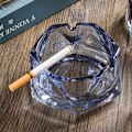 Miniatyrbillede 3 af 5: Glasaskebægre til cigaretter, bordaskebægre og moderne
