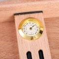 Miniatyrbilde 3 av 5: Høyglans sigarhumidor sigarboks for 10-15 sigarer, ekte massiv spansk sedertre, luksus hygrometer og luftfukter, D