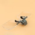Miniatyrbillede 4 af 6: Rammeløs forstørrelsesglas foldbar håndfri clip på klare forstørrelsesglas linse nøjagtig smykkevurdering ur reparation værktøj