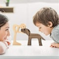 Pikkukuva 3 / 5: Perhekoiranpentu Puinen Veistoskoriste Luonnollinen Massiivipuu Lemmikkikoira Perhe