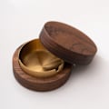 Miniatyrbilde 3 av 5: Sølv Askebeger Original Utendørs Design Askebeger Med Lukket Lokk Anti Lukt Sigarett Askebeger Vindtett Bærbar Innendørs Utendørs