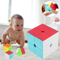 Pikkukuva 3 / 5: Uskomaton Kuutio 2x2 Magic Cube Stressiä Vähentävä Aikuisten Ja Lasten Päätelmäpeli Elävä Väri Neliö Magic Cube Puzzle