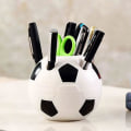 Miniatyrbild 2 av 5: Fotbollsform verktyg tillbehör penna pennhållare fotboll form tandborsthållare skrivbordshylla bord heminredning studentpresenter Röd Red