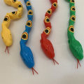 Miniatyrbild 2 av 5: Wacky Swing Jointed Snake - 4-pack - 15\" - Lång plastormleksak