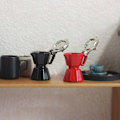 Pikkukuva 5 / 8: Miniatyyri kahvinkeitin lelusimulaatio Mini kahvipannu Dockhouse kahvi Punainen ONESIZE Red ONESIZE