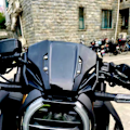 Pikkukuva 3 / 5: Päivitetty moottoripyörän etutuulilasi tuulilasin kotelo deflektori Moottoripyörän osa Helppo asennus CB650R CB1000R Musta