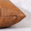 Miniatyrbillede 3 af 5: Sæt med 2 Kunstlæder Pudebetræk Moderne Brun Udendørs Pudebetræk Dekorative Pudebetræk til Sofa Seng (18\" x 18\")