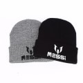 Pikkukuva 2 / 4: Chomel Uusi Jalkapallo Messi Fanien Hattu Naisille Miehille Skullies Musta Harmaa Naisille Myssy Valkoinen Pipo Beanies Lämmin Neulokmyssy Lakki Gorros-Myy GRAY