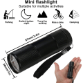 Pikkukuva 5 / 5: Mini taskulamppu - 8 osainen LED taskulamppu lasten syntymäpäiväjuhliin