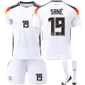 Miniatyrbild 1 av 2: Tyskland Hemma EM 2024 Jersey Fotbollströja Barn Herr Kit No.19 Sané With socks S